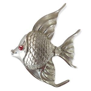 Vintage CROWN TRIFARI Brooch Silver Tone Angel Fish Pin 1950's 1960's signed